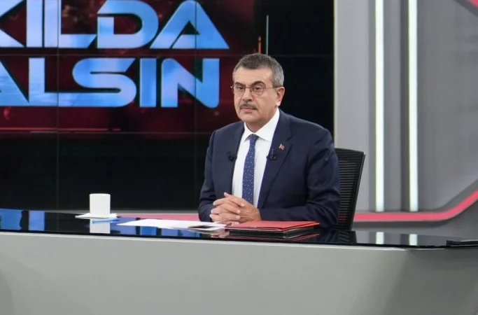 Bakan Tekin'den 4+4+4 zorunlu eğitim açıklaması... Tartışmaları izliyoruz, adım atabiliriz
