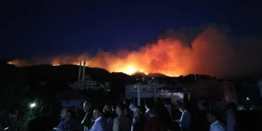 Hatay’da yangın büyüdü, 920 ev boşaltıldı
