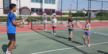 Antalya Büyükşehir Döşemealtı’nda yeni tenis kursu açtı