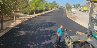 Kocaeli’de Alparslan Bulvarı modern asfaltla yenilendi